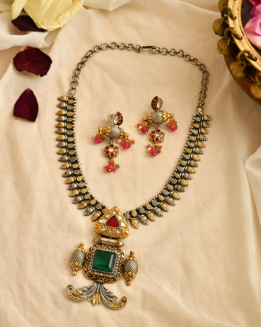 Emerald Heritage Pendant Necklace Set (With Earrings)