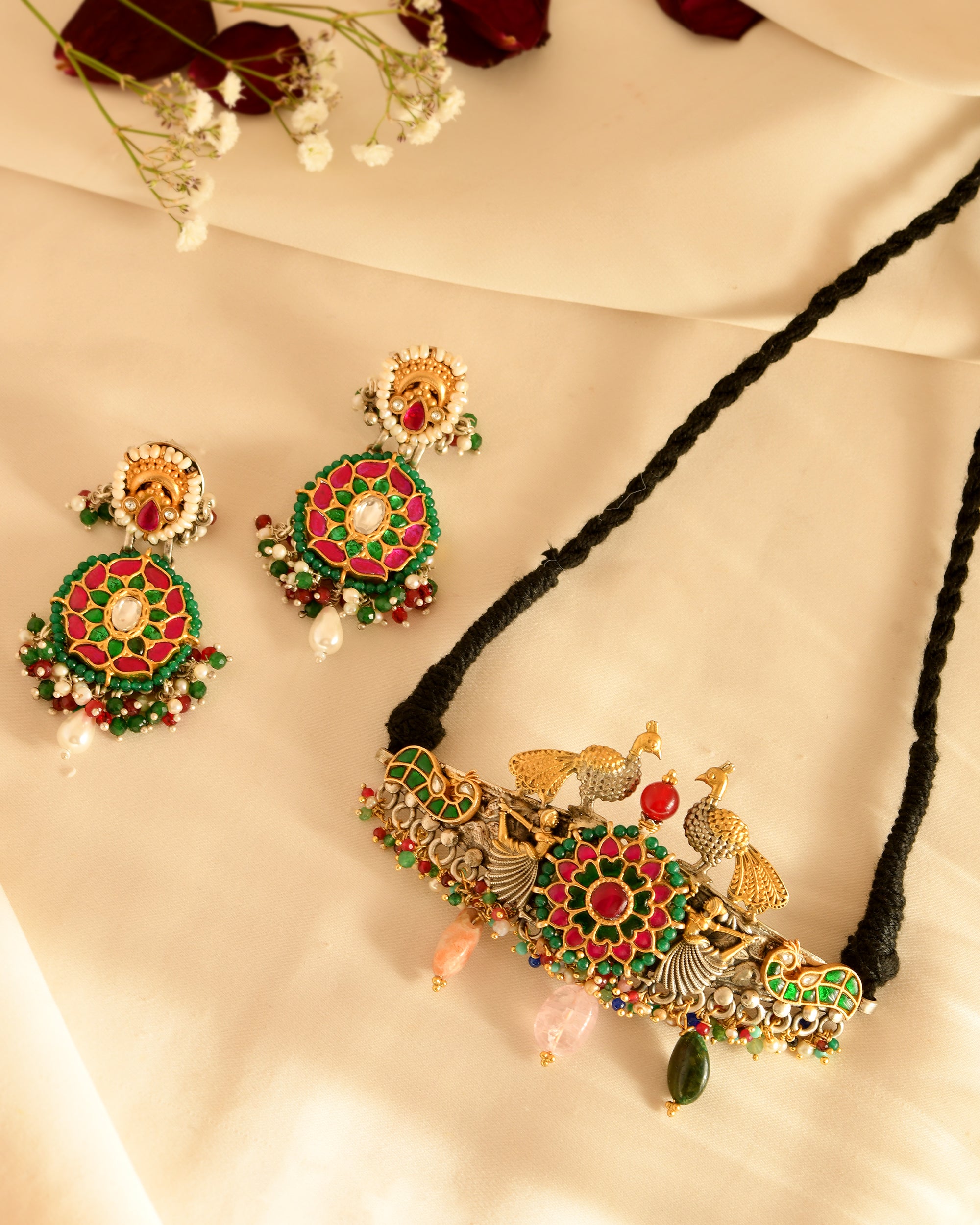 Mayur Kundan Statement Choker