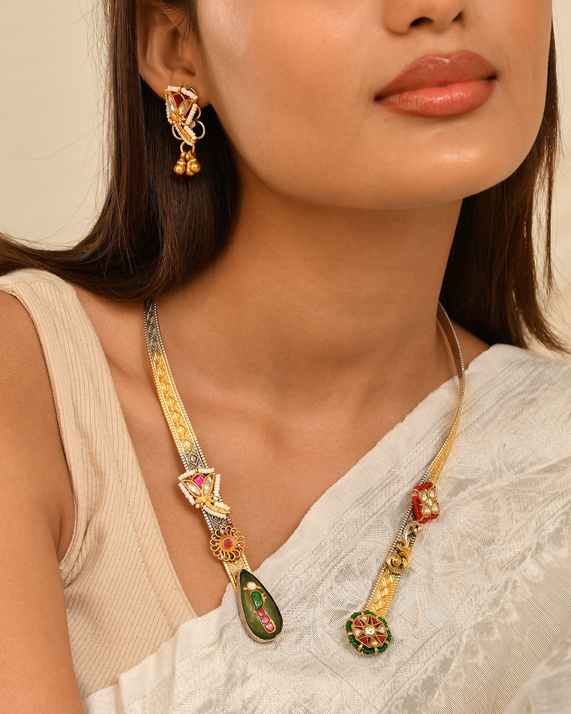 Heritage V-Collar Necklace