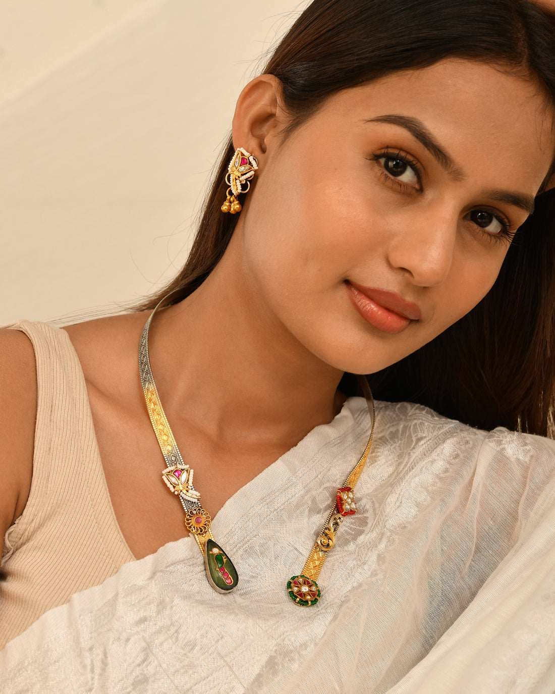 Heritage V-Collar Necklace