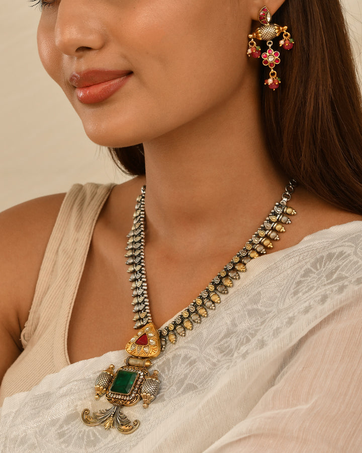 Emerald Heritage Pendant Necklace Set