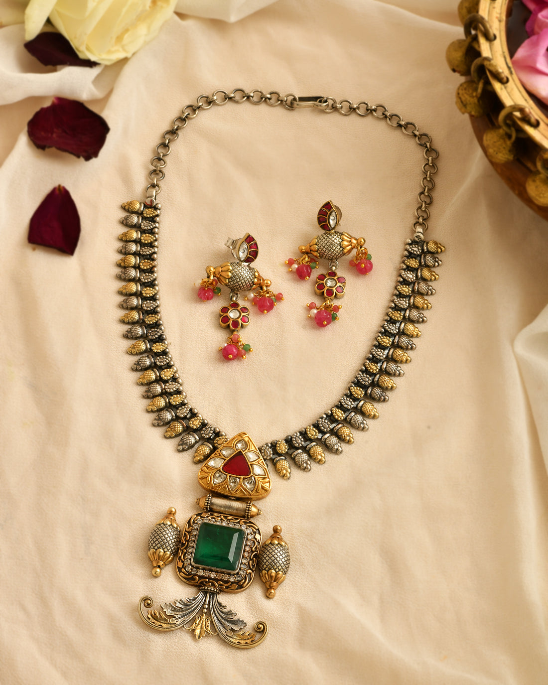 Emerald Heritage Pendant Necklace Set