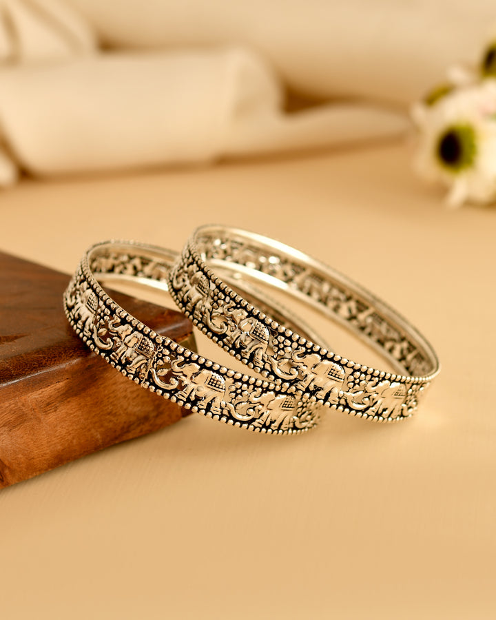 Maharani Carved Silver Bangles