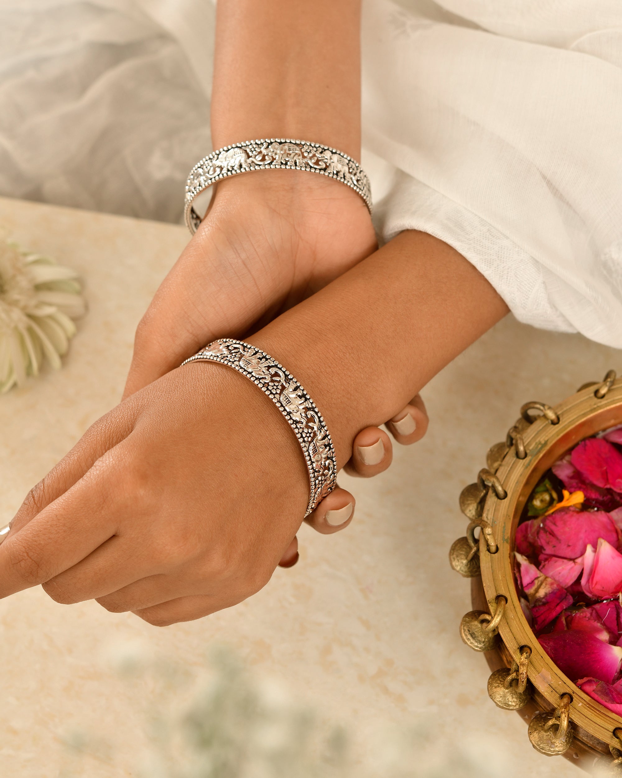 Maharani Carved Silver Bangles