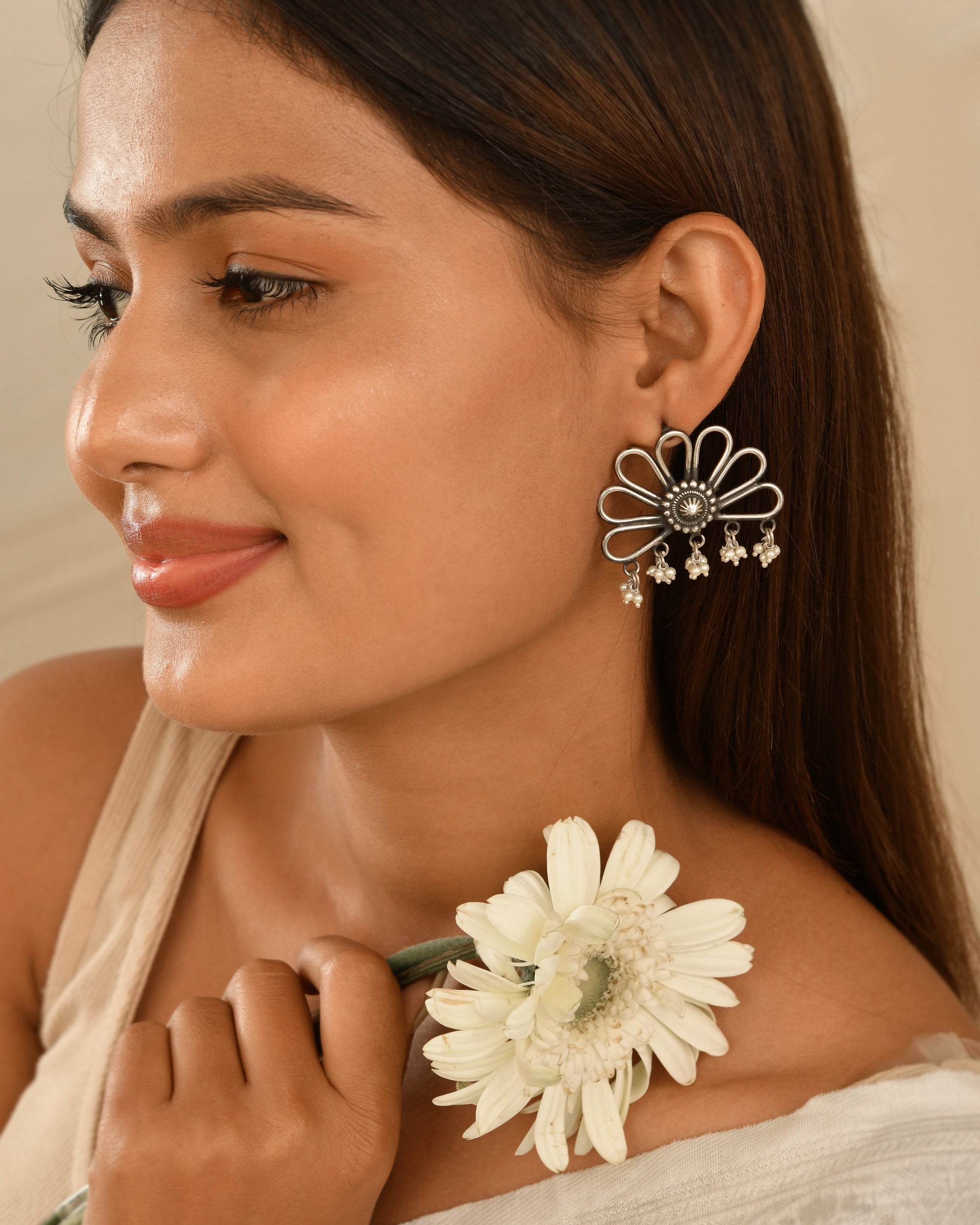 Daisy Fan Silver Earrings