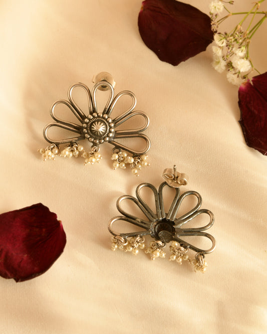 Daisy Fan Silver Earrings