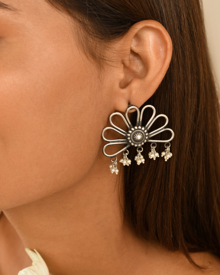 Daisy Fan Silver Earrings