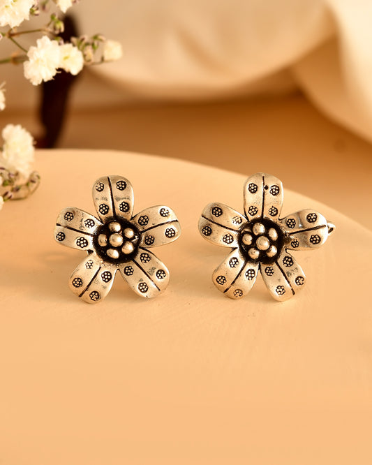 Vintage Daisy Silver Stud Earrings