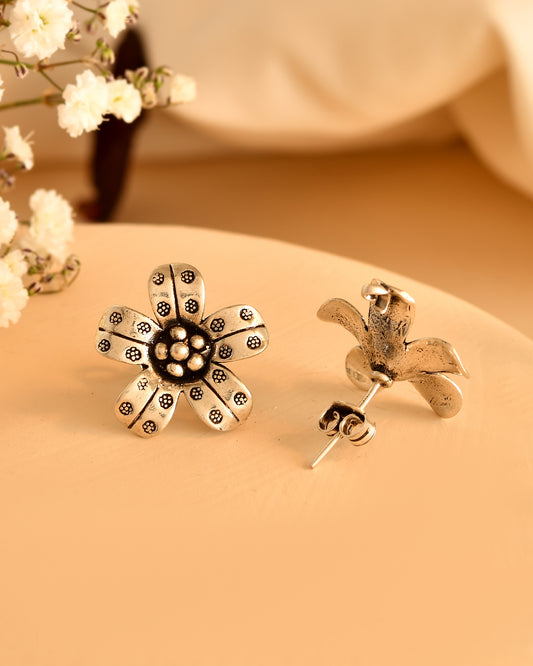 Vintage Daisy Silver Stud Earrings